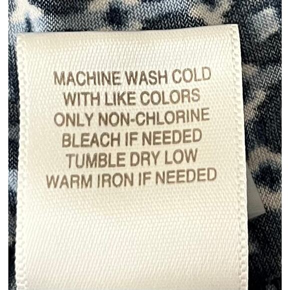 EST. 1962 3/4 ROLL TAB SLEEVE V-NECK BLOUSE, WOMEN-1X-BRIGHT & NAVY BLUE & WHITE - Picture 11 of 11